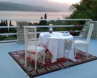 Scorpios Hotel & Suites - Samos