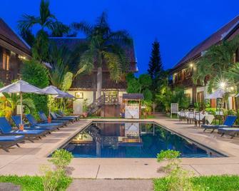 孟通酒店 - 龍坡邦 - 琅勃拉邦 - 游泳池