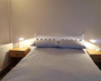 A35 Pitstop - Axminster - Bedroom