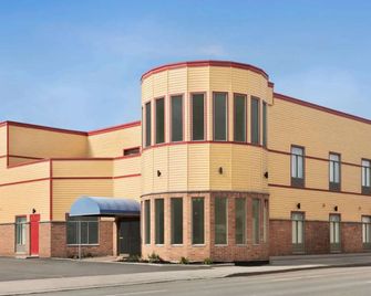 Days Inn by Wyndham Hamilton - Hamilton - Building