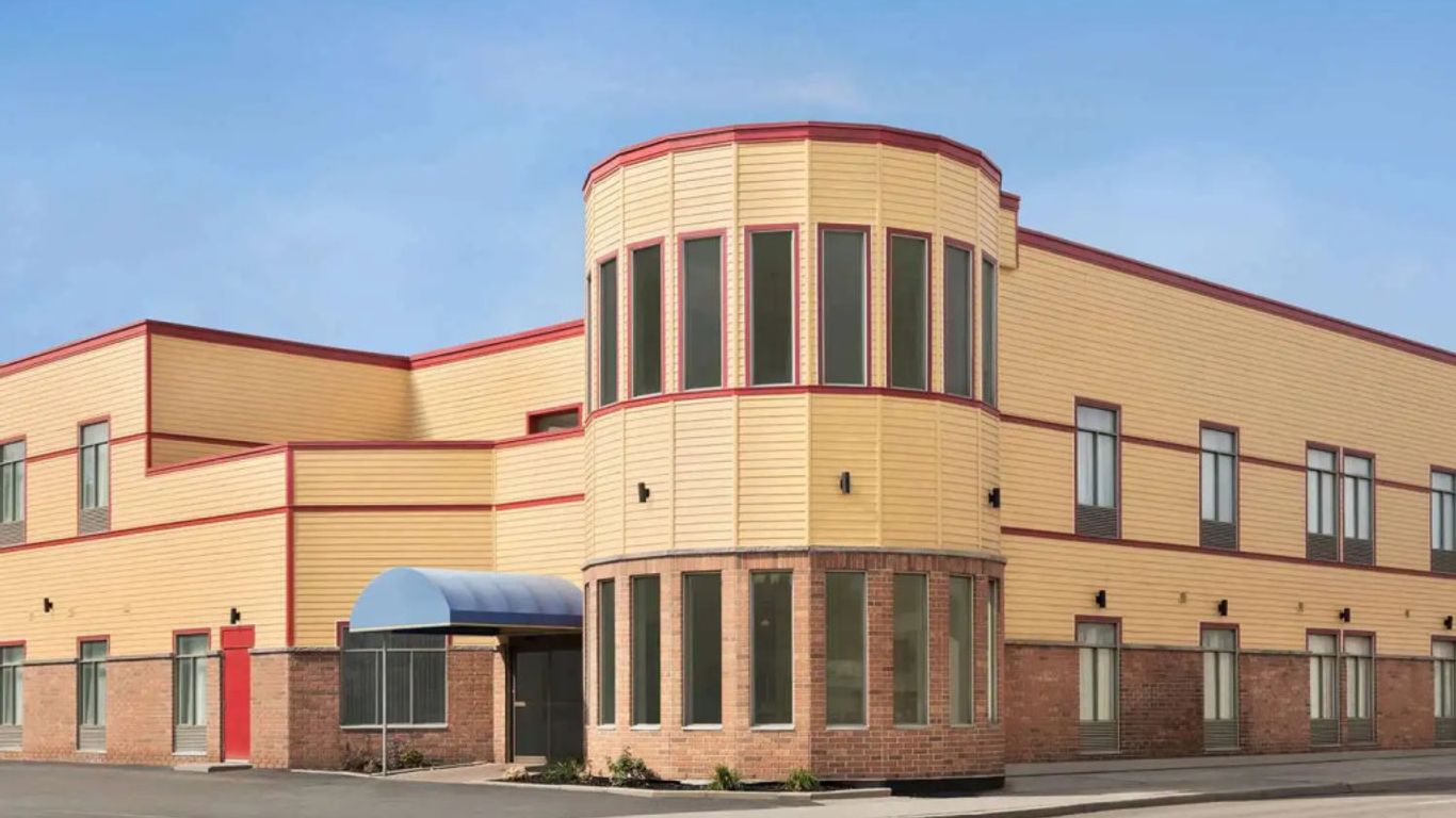 Days Inn by Wyndham Hamilton