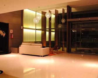 Hotel Estilo Mb - Villa Carlos Paz - Lobby