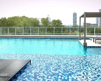 Pacific Cafe | Classy 1-bedroom in Costa del Este - Panama City - Pool