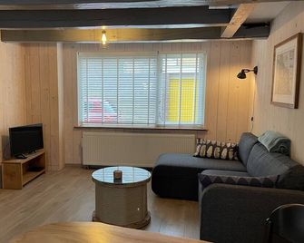 Holiday house in the center of Harlingen - Harlingen - Huiskamer