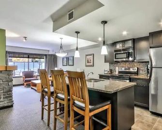 Quiet 1 Bedroom Condo in a Popular Mountain Resort - Dead Man's Flats - Cocina