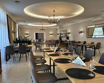 Centrum Konferencyjno-Apartamentowe Mrówka - Varsóvia - Restaurante