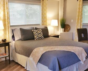 Country Hexagon Hut - Walk To Winery & Berry Farm - Fort Langley - Langley - Bedroom