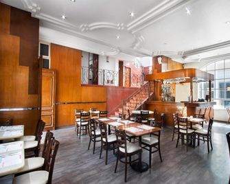 Hotel MX Congreso Cdmx, Trademark Collection by Wyndham - Mexico by - Restaurant