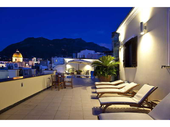 هوتل فيلا كارولينا - فوريو - شرفة