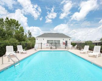 Baymont Inn Roanoke Rapids - Roanoke Rapids - Pool