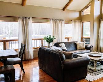 Entire Cabin! Grand Mesa/Powderhorn Mountain Home - a true oasis - Mesa - Sala de estar