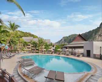 Holiday Inn Resort Krabi Ao Nang Beach, An IHG Hotel - Krabi - Piscina