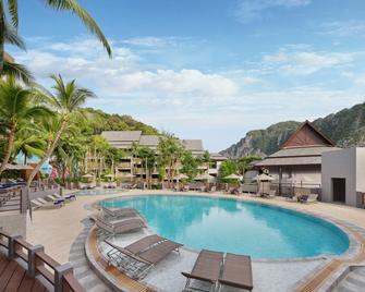 Holiday Inn Resort Krabi Ao Nang Beach, An IHG Hotel - קראבי - בריכה