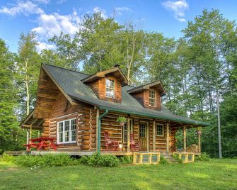 Rustic Log Cabin close to Cherry Springs - Stargazing, Hiking, Fishing, & more! - Coudersport - Building