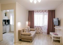 Kompaniya Podushka Na Amurskom Bulvare 5 Apartment - Khabarovsk - Living room