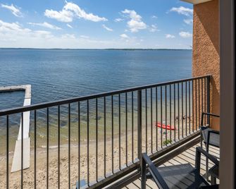 Holiday Inn Detroit Lakes - Lakefront By IHG - Detroit Lakes - Balkon