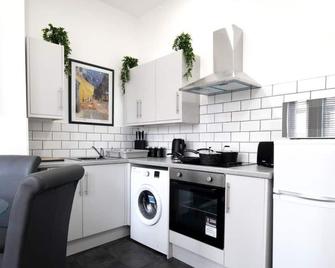 Roundtree & Berry - Fleetwood - Fleetwood - Kitchen
