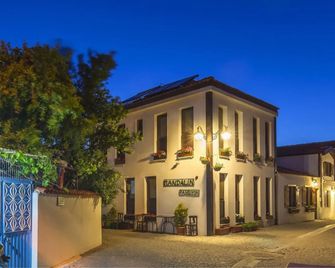 Mandalin Pansiyon - Seferihisar