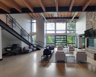 Watershed Hotel - Sheboygan - Lobby