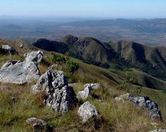 Cozy Cottages Amid Waterfalls and Forests in Swaziland - Piggs Peak - Outdoors view