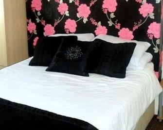 New Derina Hotel - Blackpool - Bedroom