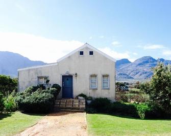 The Crowded House - Pringle Bay - Building