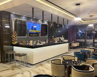 Senator Hotel - Τίρανα - Bar