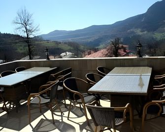 Hotel Uzunski - Smolyan - Balcón