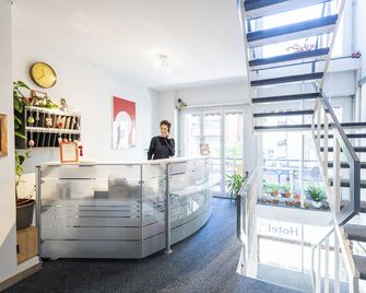 Hotel Atlantico self check-in - Lugano - Reception