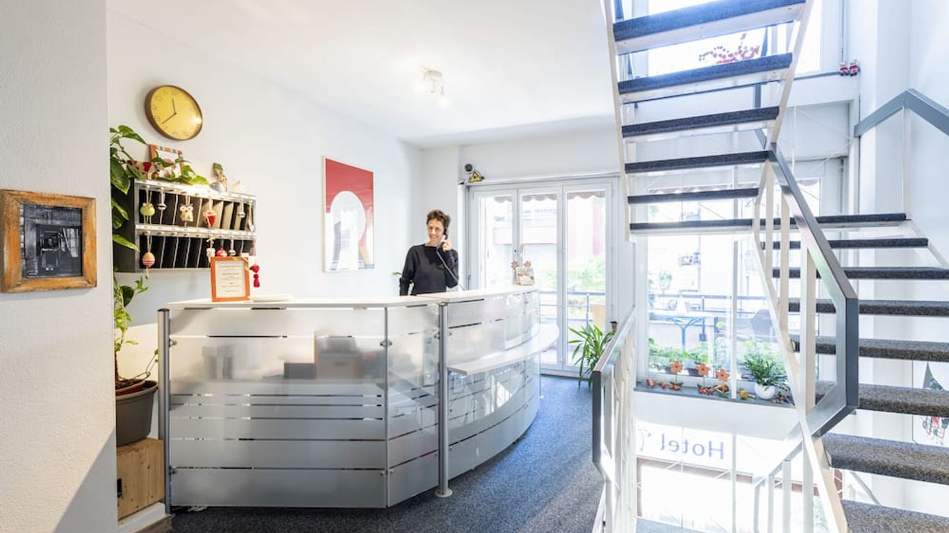 هوتل أتلانتيكو سيلف تشيك إن