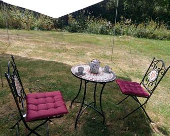 Ochmanns Ferienwohnung - Meschede - Innenhof