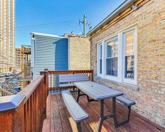 Bright & Modern Apt | Steps to Lake, Train, Food - Chicago - Balcon