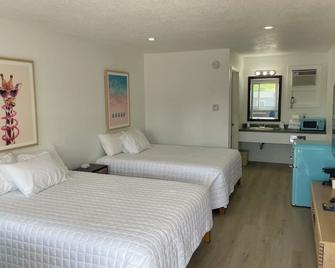 Double Queen Room Sum - Lake City - Bedroom