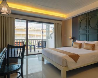 The Old Phuket - Karon Beach Resort - Karon