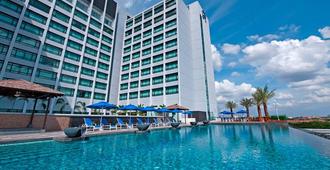 皇家朱蘭白沙羅酒店 - 吉隆坡 - 游泳池