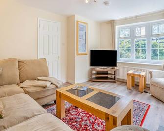 2 bedroom accommodation in Rudry, Near Cardiff - Rumney - Salon