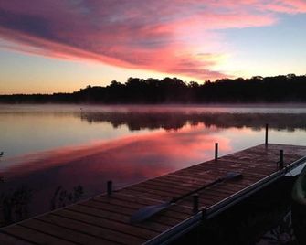 Waterfront Cabin with Hot Tub! Free Kayaks & Canoes, Fishing Boats, & Bicycles! - Holland - Outdoor view