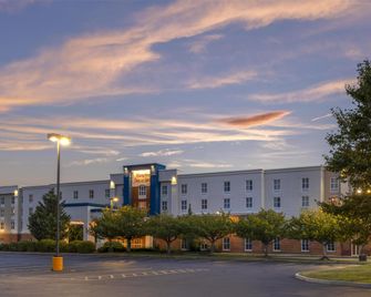 Hampton Inn & Suites Plymouth - פלימאות' - בניין