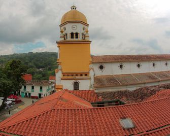 Hotel La Roca San Rafael - San Rafael - Edificio