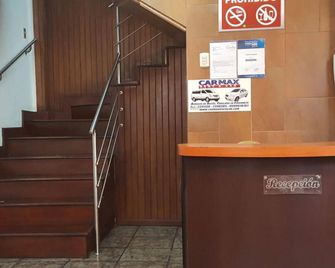 Hoteles en Guayaquil - Suites Guayaquil Cerca del Aeropuerto - Guayaquil - Escaleras