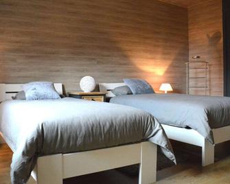Chic Holiday Home with Garden - Ebly - Habitación