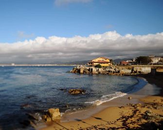 Sunset Inn - Charming Beautiful Inn (First Cabin) - Pacific Grove - Strand