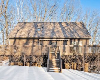 Curated Contemporary for lakes, forest & ski hills - Salisbury - Building