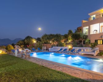 Villa Odyssia - Agios Nikolaos - Pool