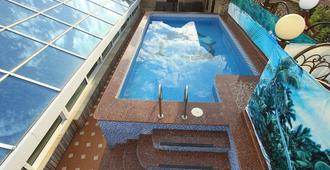 Hotel Grand Samarkand Superior B - Samarkand - Pool
