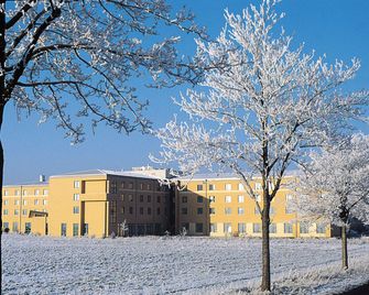 H+ Hotel Hannover - האנובר - בניין