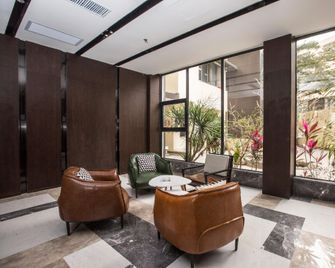 Centennial Hotel (Wanning High-speed Railway Station Branch) - Wanning - Lobby