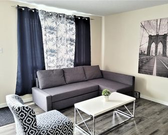 Cozy 4 bedroom townhouse - peaceful feel of home - Winnipeg - Living room