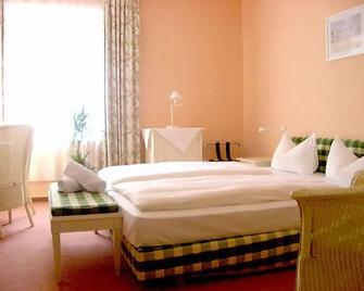 โรงแรมนอยสตัดท์ - ออสนาบูร์ก - ห้องนอน