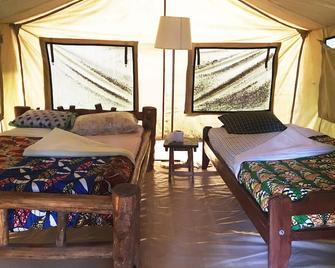 Red Rocks Campsite & Guesthouse - Ruhengeri - Bedroom